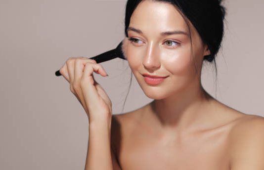 A Guide On How To Apply Blush Makeup As Per Your Face Shape blush makeup